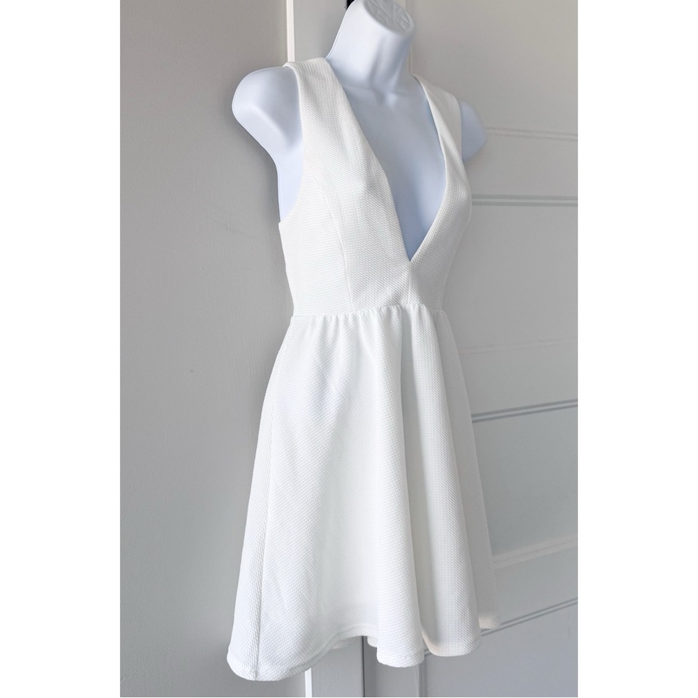 Lucca Deep V-neck Day Dress